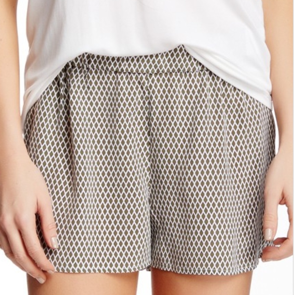 NWT Equipment Landis Silk Short Army Green